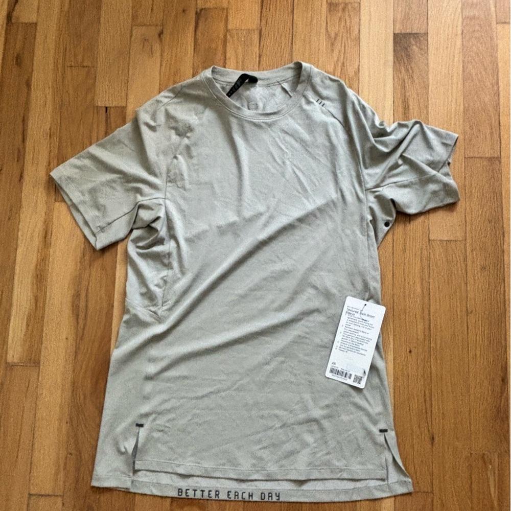 Lululemon fundamental tee
